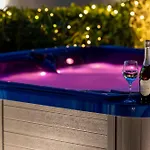 M&B Green Oasis With Pool And Jacuzzi ビビニェ