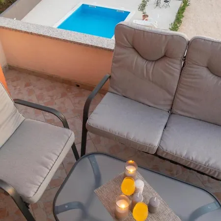 M&b Oasis With Pool And Jacuzzi Апартаменты Бибинье