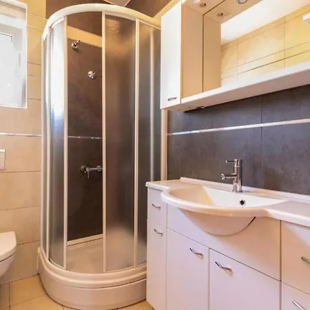 M&b Oasis With Pool And Jacuzzi Bibinje