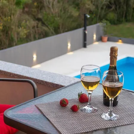 M&b Oasis With Pool And Jacuzzi Апартаменты *