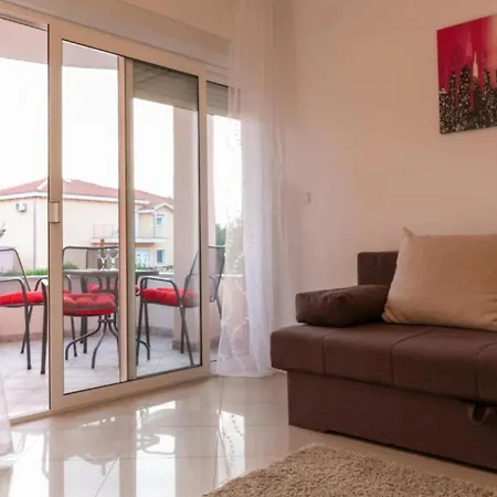 M&b Oasis With Pool And Jacuzzi Bibinje