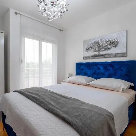 Апартаменты M&b Oasis With Pool And Jacuzzi