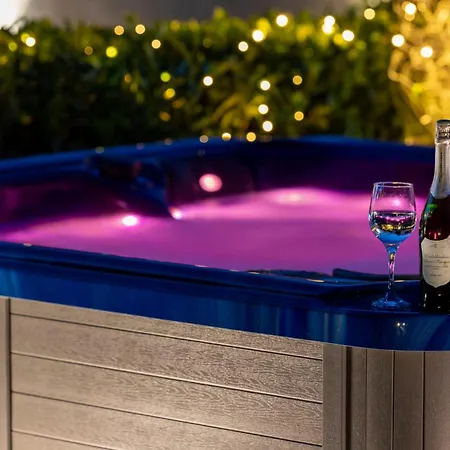 M&b Oasis With Pool And Jacuzzi Bibinje
