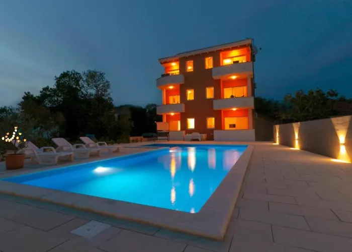 M&B Green Oasis With Pool And Jacuzzi Apartamento
