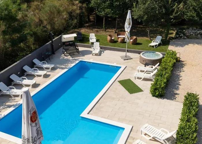 M&B Green Oasis With Pool And Jacuzzi * Bibinje