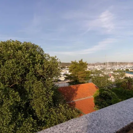 M & B * ביבינייה