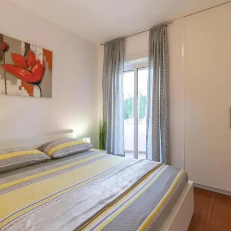 M & B Apartment *