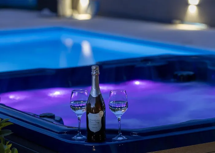 M&B Green Oasis With Pool And Jacuzzi